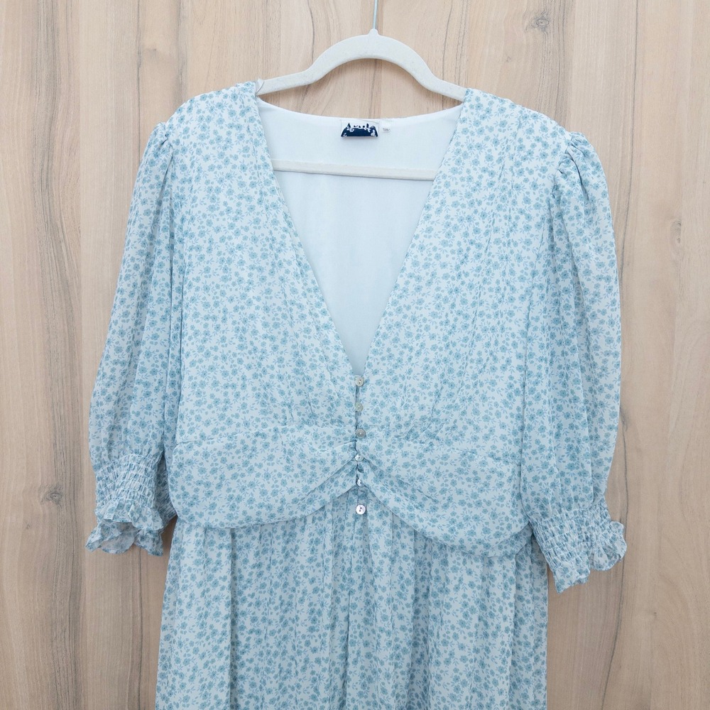 Arula Floral Maxi Dress Size 1X Blue Tiered Smocked Cottage Boho Prairie Flowy - Picture 2 of 8